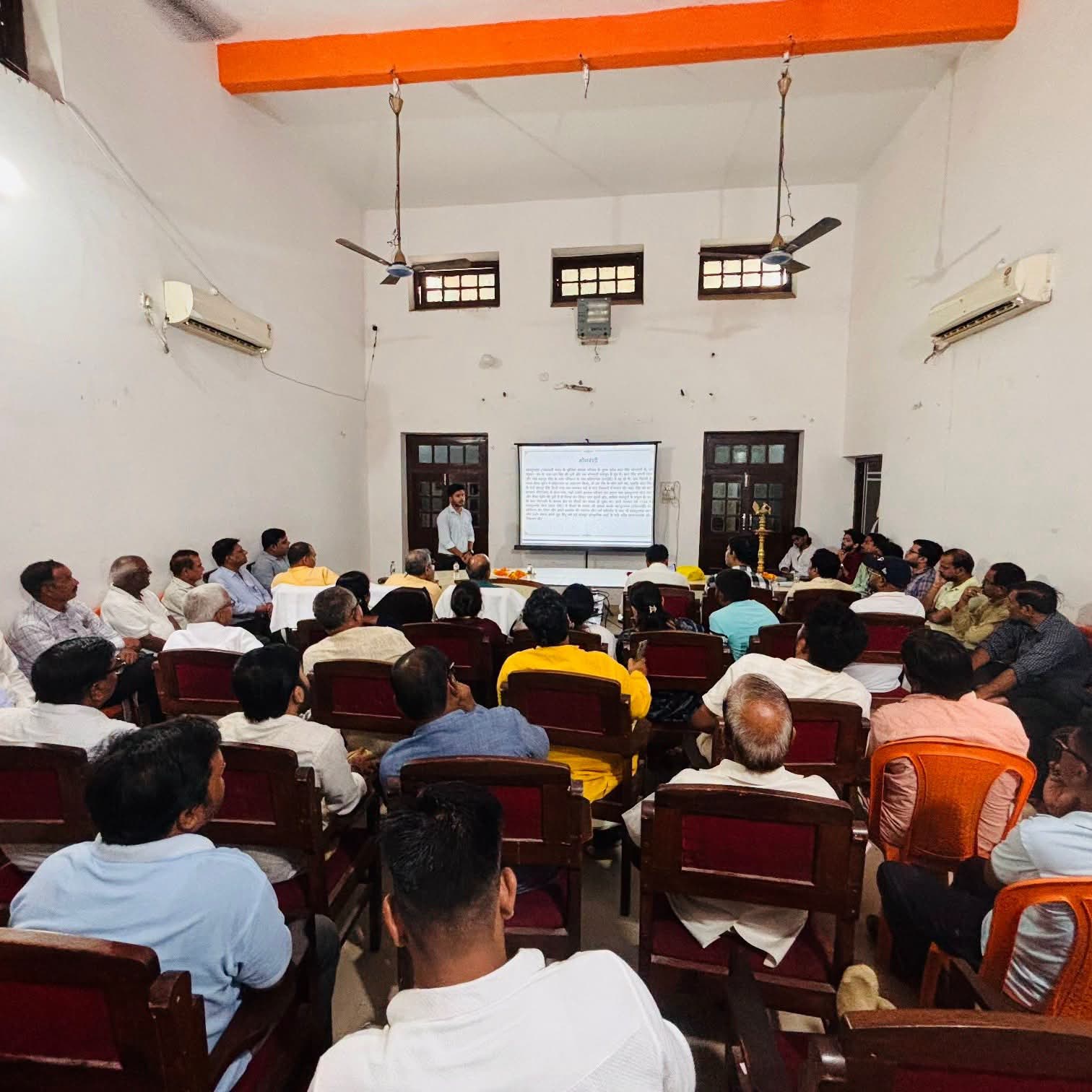 खीरी के गौरवशाली इतिहास से परिचित हुए श्रोता, 'खीरी इतिहास बोध' कार्यक्रम का हुआ सफल आयोजन
